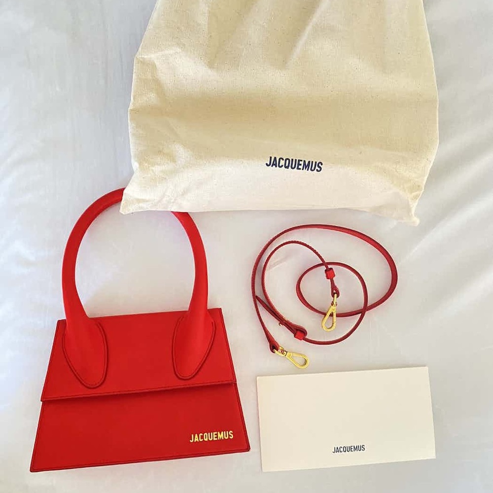 Jacquemus Le Chiquito Moyen Bag ❤️